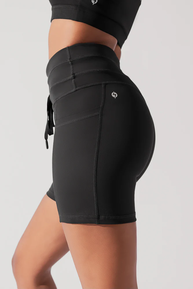 Cargo Midi Short with Pockets - Black - Image 7